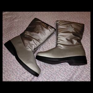 Silver Snowflake Lined Women's Boots